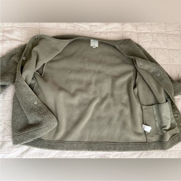 Joie Sage Green Boucle Sherpa Teddy Fleece Lined  Button Down Jacket - Medium - Picture 4 of 9